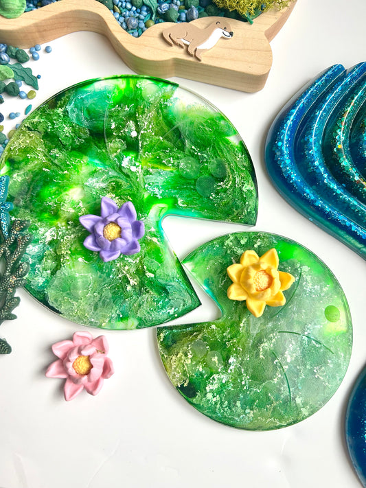 Resin Lily Pads for Sensory Play – Alcohol Ink Green Lily Pad Discs, Montessori Nature Play Accessories, Small or Large