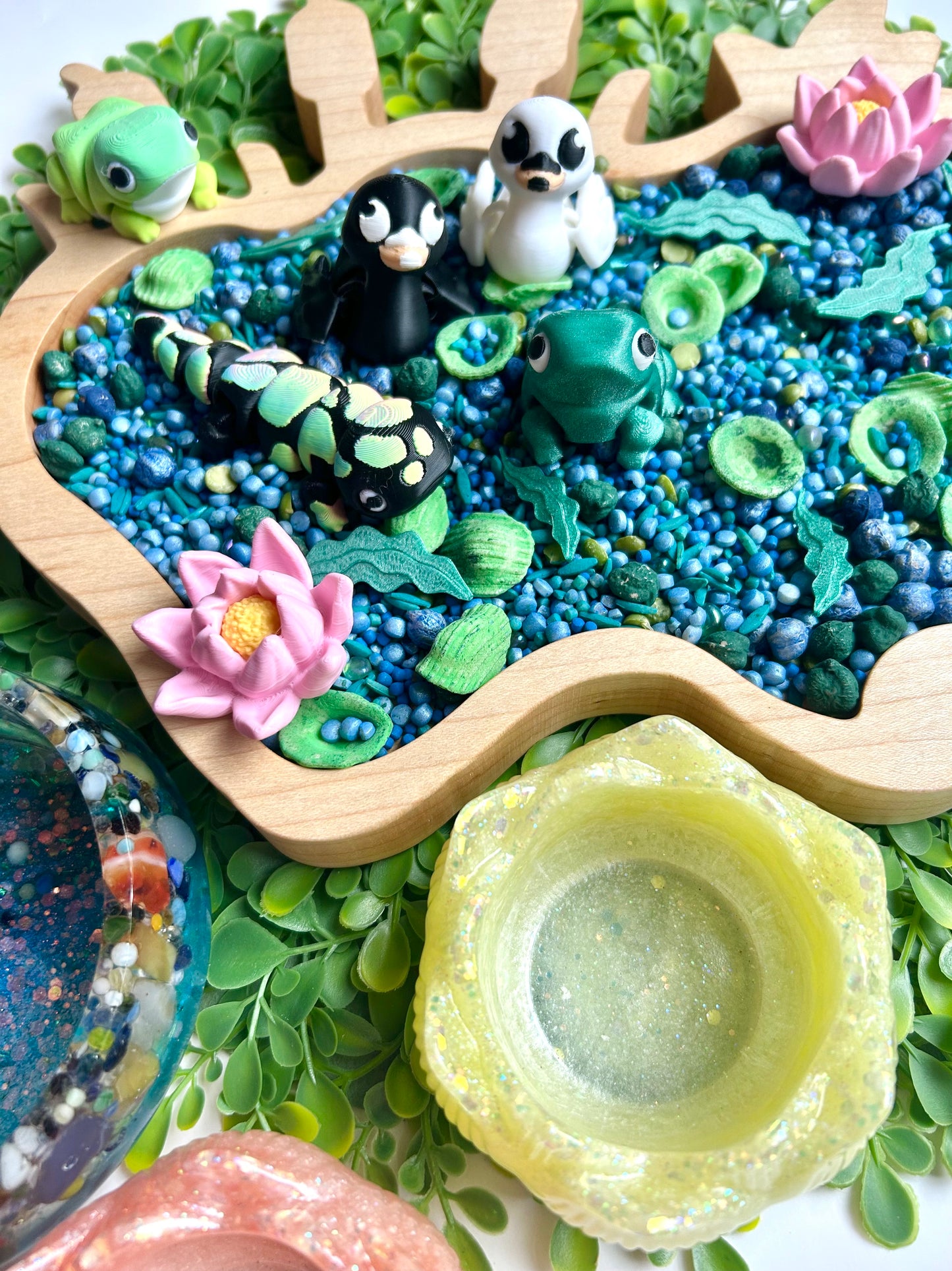 Pond Critters- 3D Printed Pond Animals & Frog Hut Decor – Swan, Salamander, Frog, Toad | Cute Nature Play Set | Unique Gift for Kids & Collectors